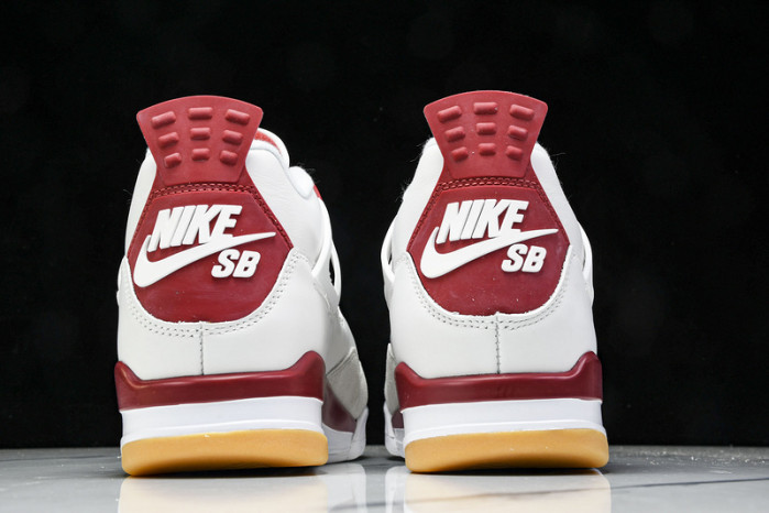 Jordan 4 Retro SB Varsity Red DR5415-106