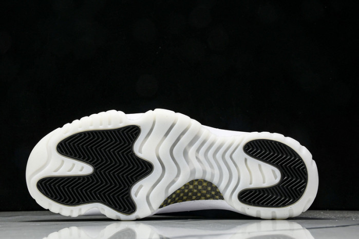 Air Jordan 11 LH0296-400