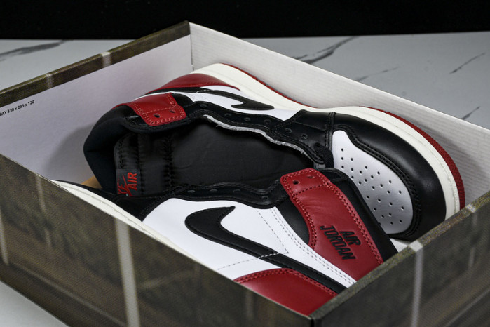 air jordan 1 high og black toe reimagined dz5485-106