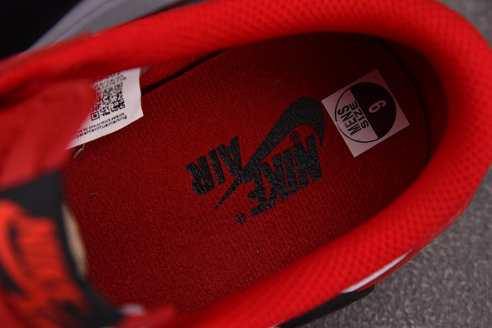 Travis Scott x Air Jordan chicago DZ4137-700