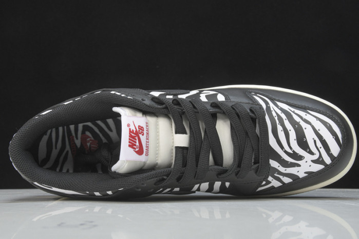quartersnacks x nike sb dunk low zebra dm3510-00