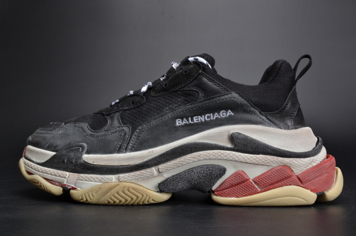 bl 17fw triple s trainer black/ red mens w05m23972